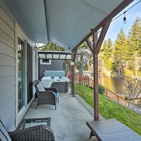 The Peacock House - Waterfront Home With Hot Tub! أولمبيا المظهر الخارجي الصورة