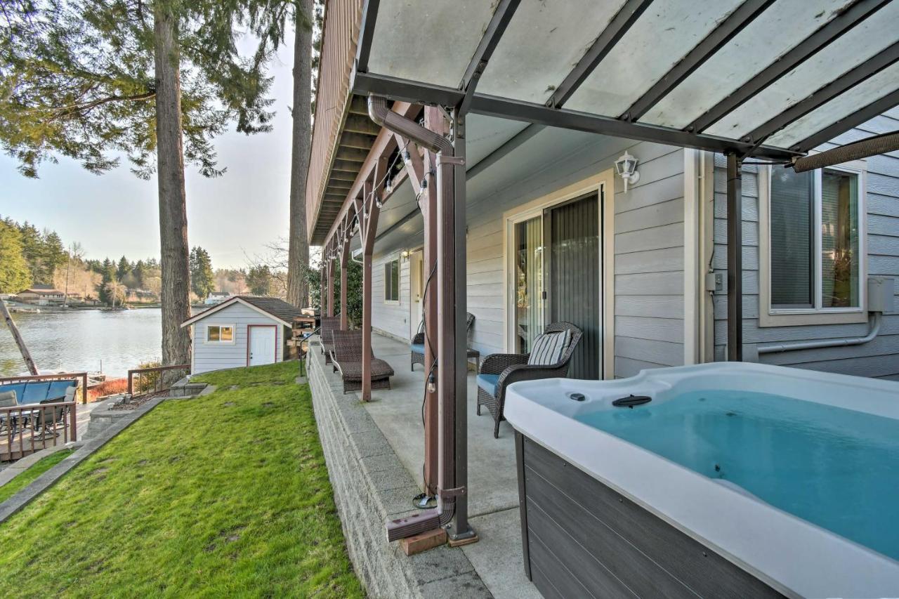 The Peacock House - Waterfront Home With Hot Tub! أولمبيا المظهر الخارجي الصورة